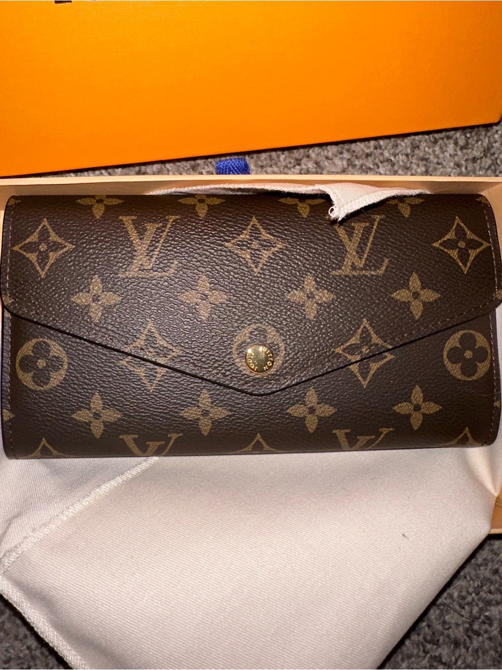 Louis Vuitton Sarah Wallet - Picture 8 of 15